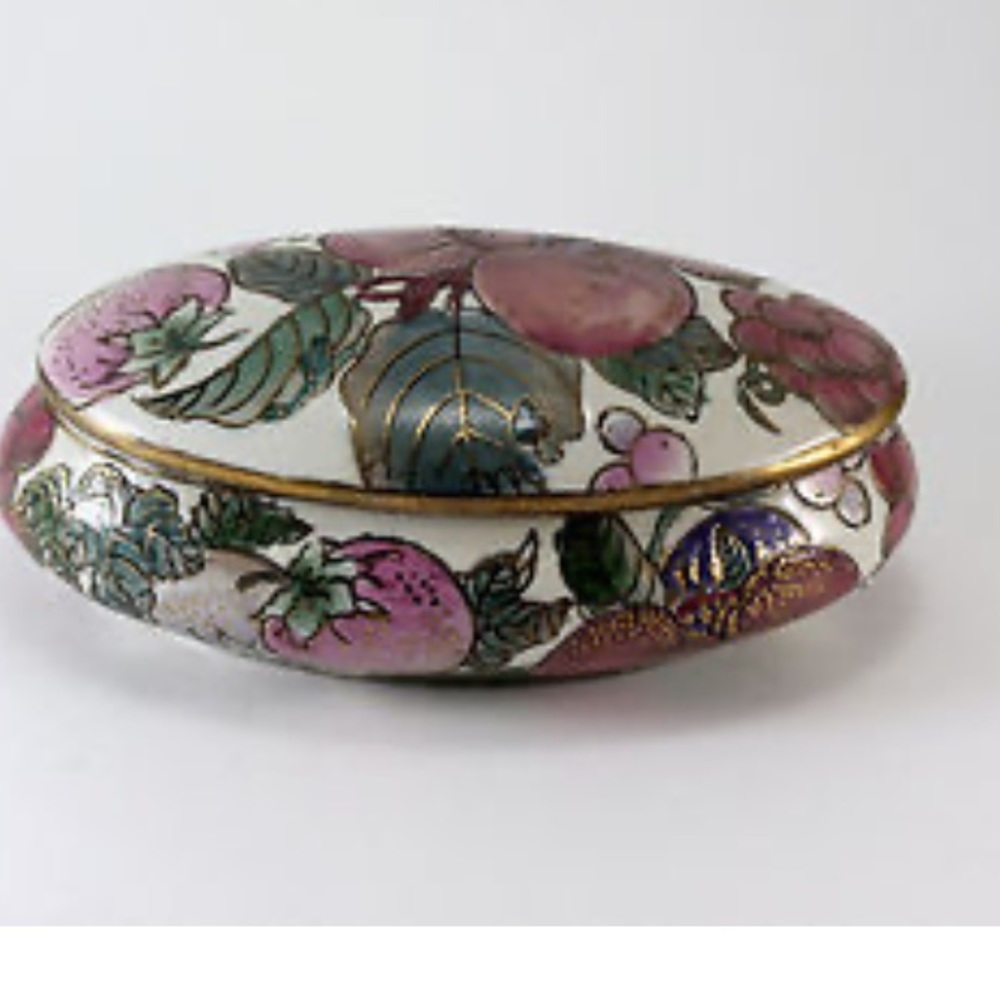 TOYO HAND PAINTED VINTAGE CHINESE COLLECTIBLE CERAMIC JEWELRY BOX